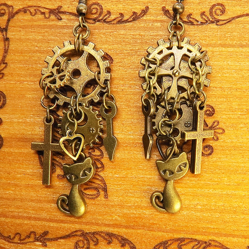アンティークゴールド 猫と歯車・ギアのスチームパンク風アシンメトリーピアス Vol.4 ロザリオ 時計の針