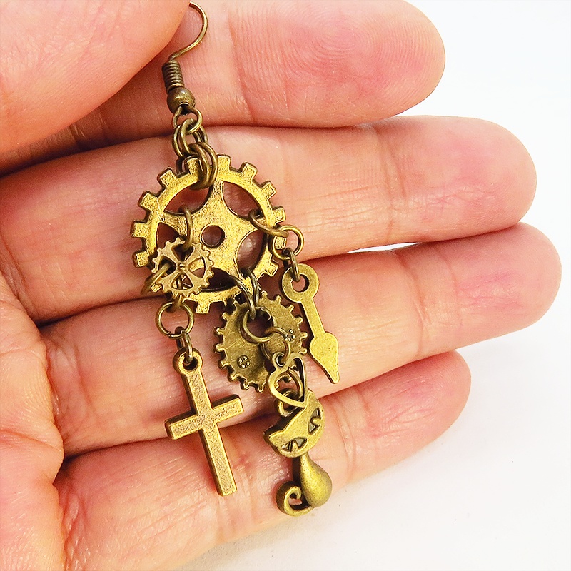 アンティークゴールド 猫と歯車・ギアのスチームパンク風アシンメトリーピアス Vol.4 ロザリオ 時計の針