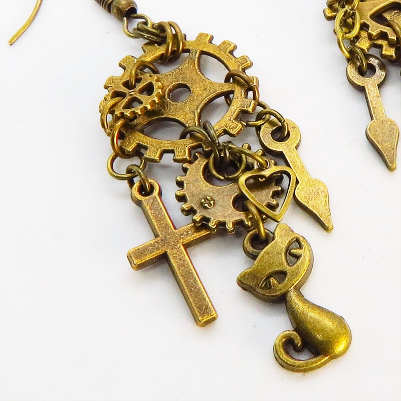 アンティークゴールド 猫と歯車・ギアのスチームパンク風アシンメトリーピアス Vol.4 ロザリオ 時計の針