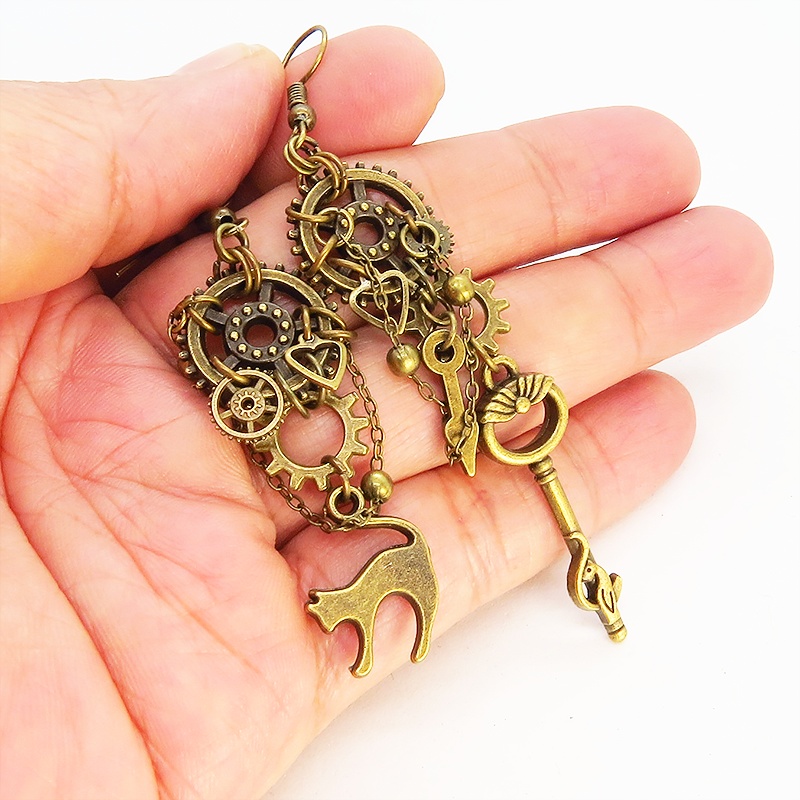 アンティークゴールド 猫と歯車・ギアのスチームパンク風アシンメトリー ピアス Vol.5 鍵 時計の針 チェーン