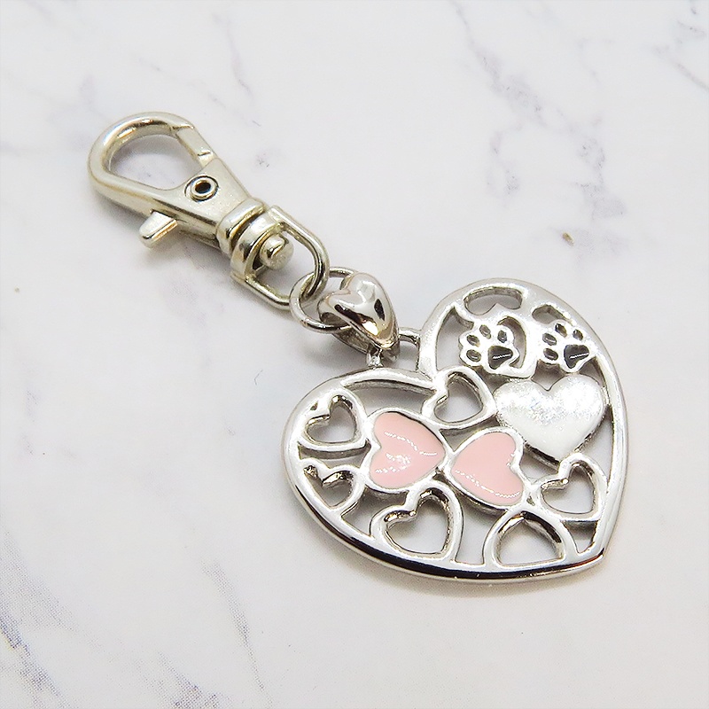 肉球がワンポイントのオープンハートが連なるペンダントチャーム シルバー925 ファスナーチャーム キーホルダー