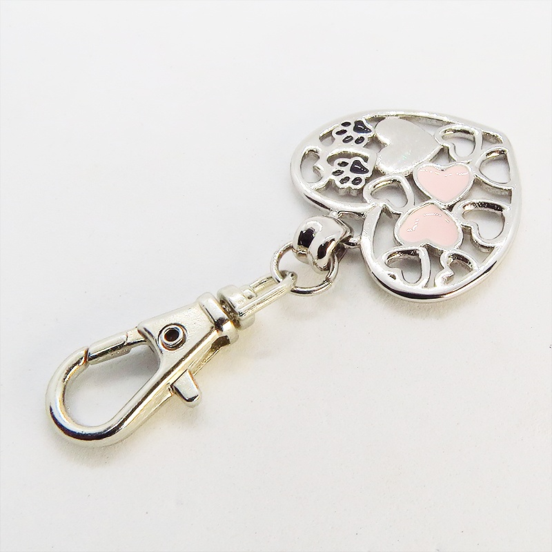 肉球がワンポイントのオープンハートが連なるペンダントチャーム シルバー925 ファスナーチャーム キーホルダー