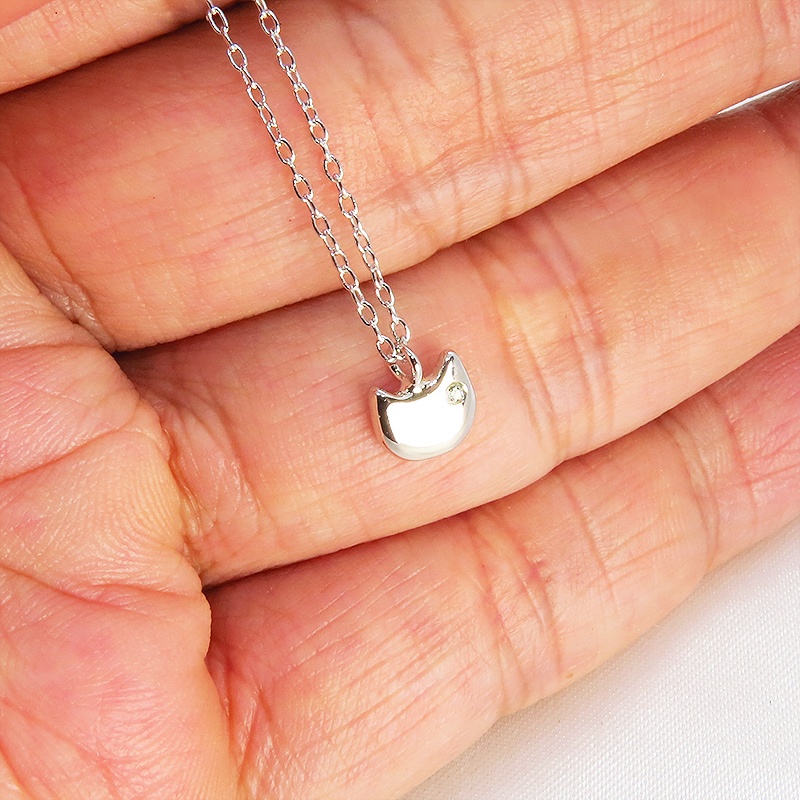 猫フェイスモチーフのシンプルで大人可愛いネックレス シルバー925 スワロフスキー