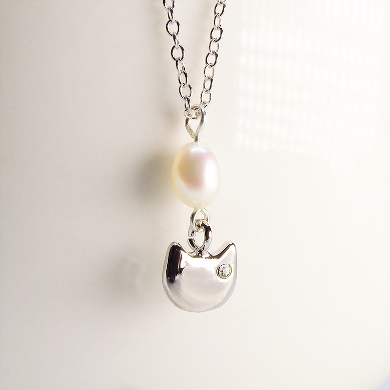 猫フェイスのかわいいネックレス シルバー925 淡水パール スワロフスキー 大人可愛い