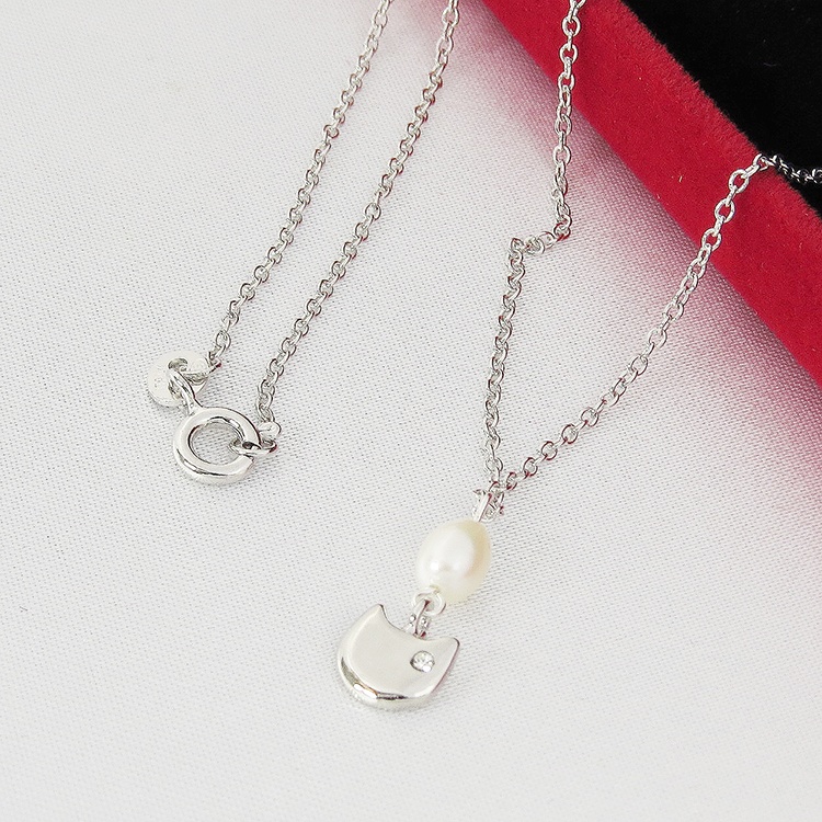 猫フェイスのかわいいネックレス シルバー925 淡水パール スワロフスキー 大人可愛い