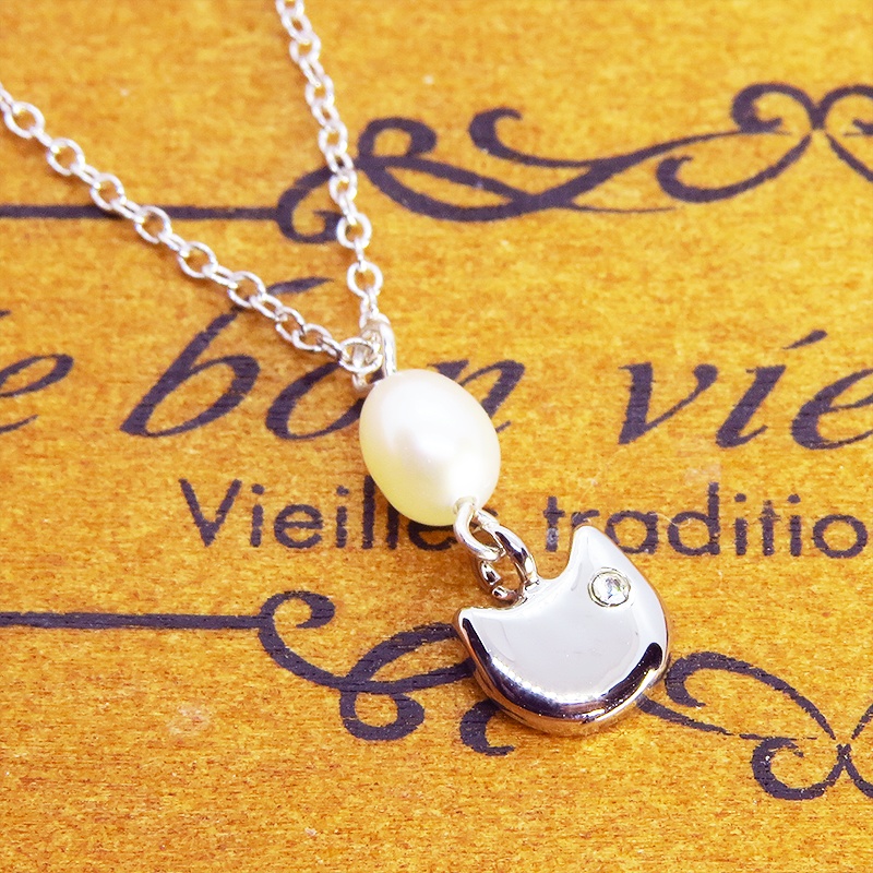 猫フェイスのかわいいネックレス シルバー925 淡水パール スワロフスキー 大人可愛い