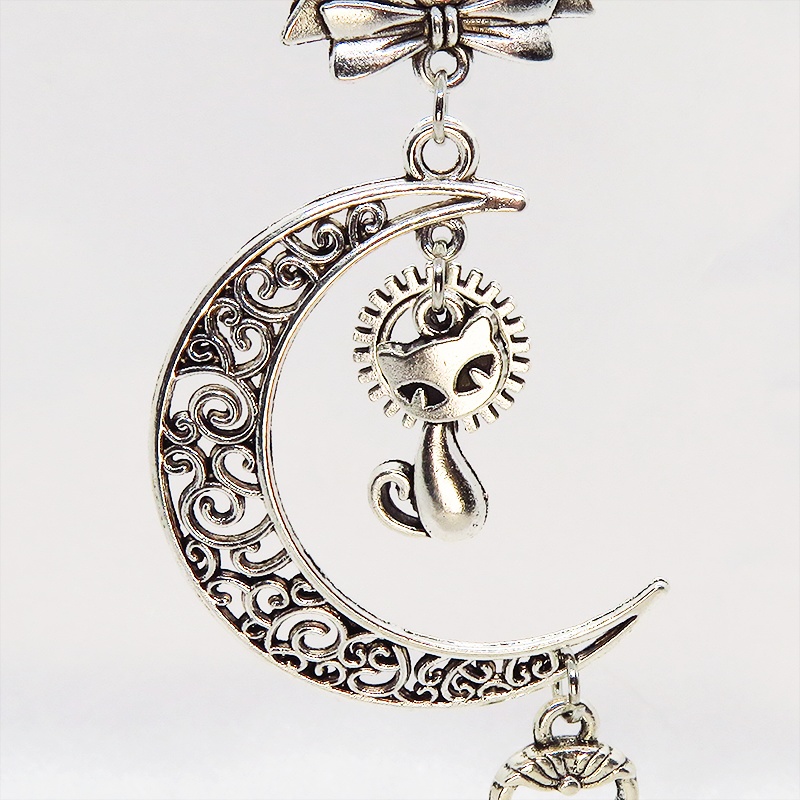 アンティークシルバー 猫とアラベスク調の透かし三日月を組合せたネックレス ハート 猫つき鍵 ムーン 長さ調整可 アジャスター付
