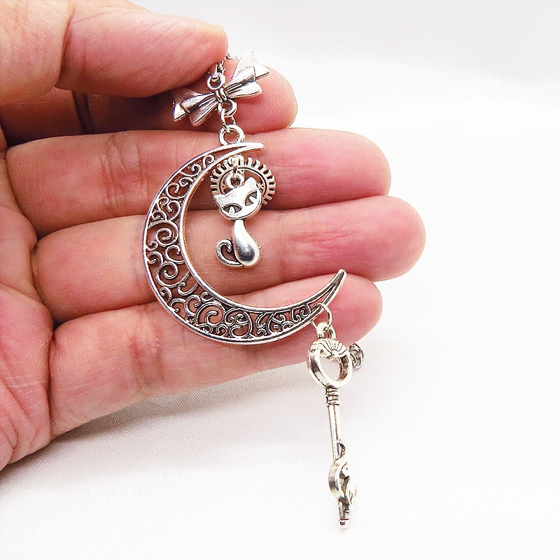 アンティークシルバー 猫とアラベスク調の透かし三日月を組合せたネックレス ハート 猫つき鍵 ムーン 長さ調整可 アジャスター付