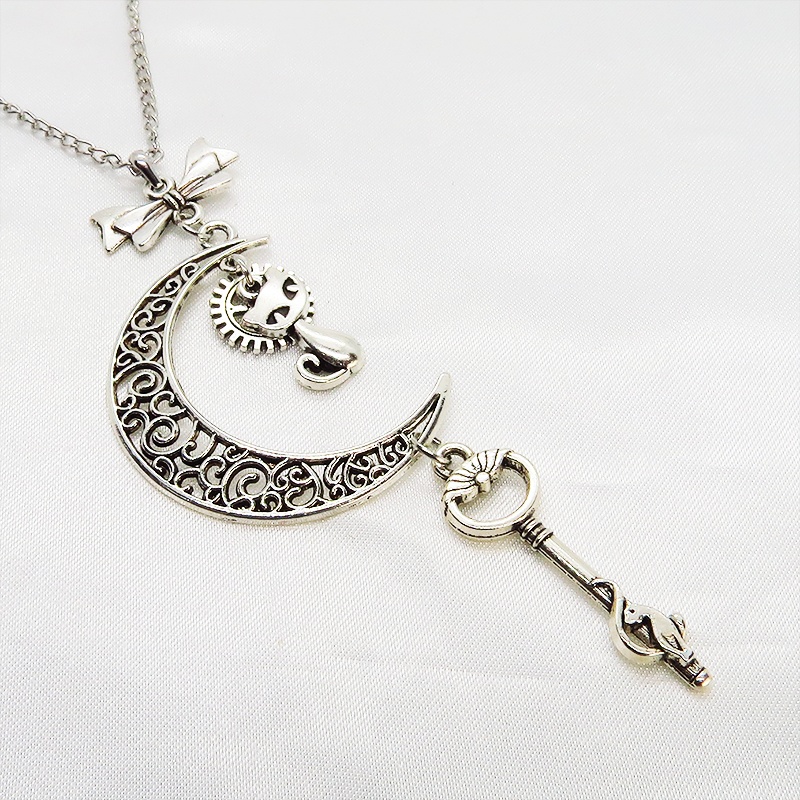 アンティークシルバー 猫とアラベスク調の透かし三日月を組合せたネックレス ハート 猫つき鍵 ムーン 長さ調整可 アジャスター付