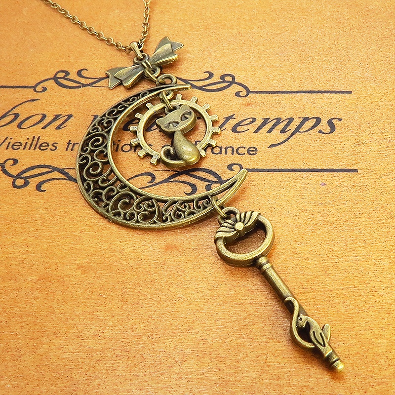 アンティークゴールド 猫とアラベスク調の透かし三日月を組合せたネックレス ハート 猫つき鍵 ムーン 長さ調整可 アジャスター付