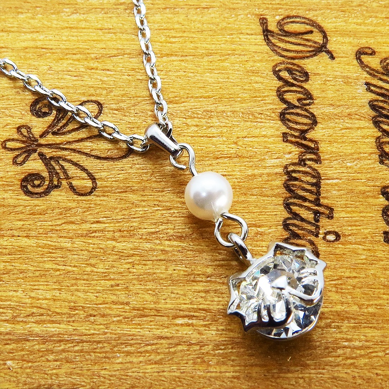 ひげ付き猫フェイスモチーフ スワロフスキー パール 大人可愛いネックレス 長さ・SV925変更可 アジャスター追加可