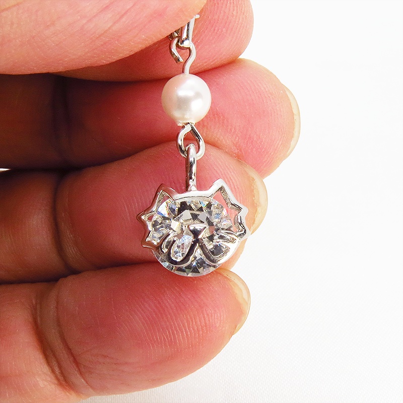 ひげ付き猫フェイスモチーフ スワロフスキー パール 大人可愛いネックレス 長さ・SV925変更可 アジャスター追加可