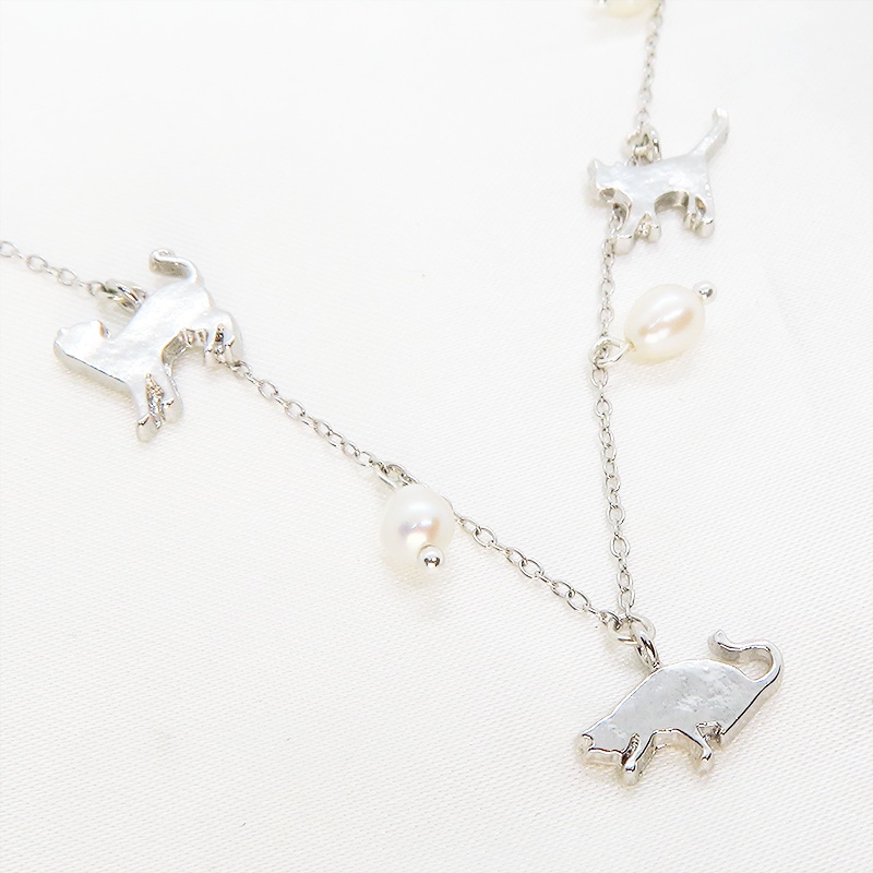 シルバー925 3匹の猫が胸元で遊ぶ大人可愛いネックレス 淡水パール