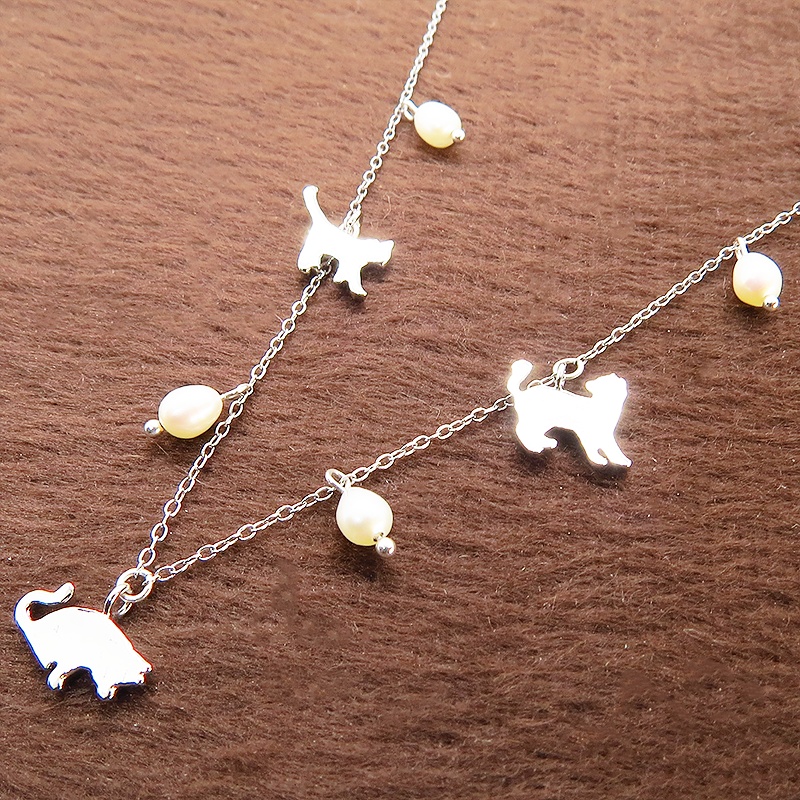 シルバー925 3匹の猫が胸元で遊ぶ大人可愛いネックレス 淡水パール