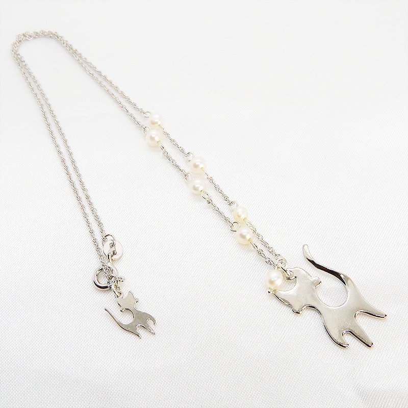 優しい曲線の猫シルエットモチーフの大人可愛いシルバー925ネックレス 淡水パール 親猫 子猫