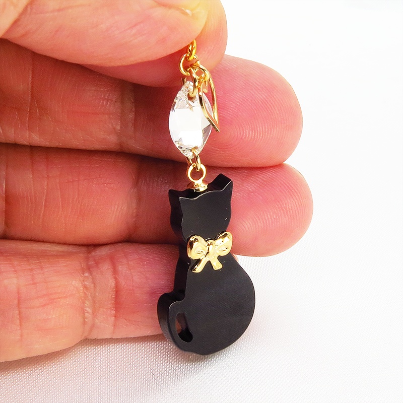 黒猫シルエットモチーフとスワロフスキー・クリスタルの大人可愛いピアス オープンハート ゴールド サージカル可