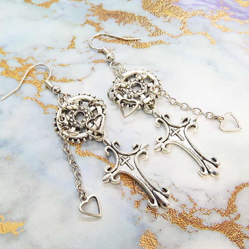 アンティークシルバー ロザリオと歯車・ギアのスチームパンク風チェーンピアス ハート サージカル可