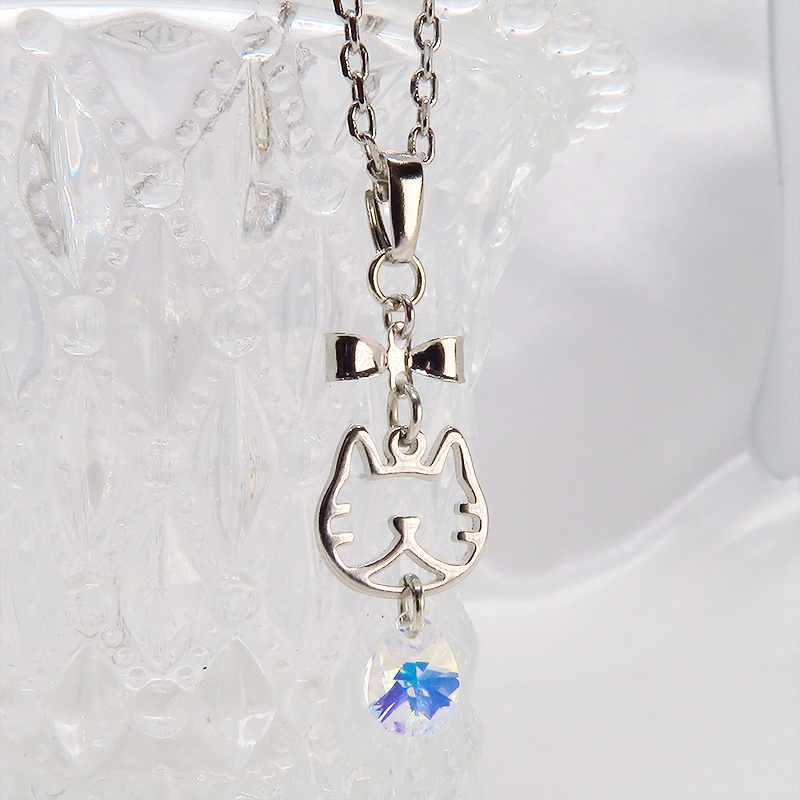 猫フェイスモチーフ(ハチワレ)とティアドロップ型スワロフスキー(クリスタルオーロラ)のネックレス 長さ変更可 SV925可
