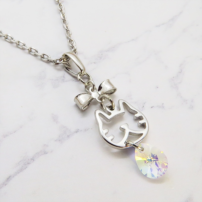 猫フェイスモチーフ(ハチワレ)とティアドロップ型スワロフスキー(クリスタルオーロラ)のネックレス 長さ変更可 SV925可