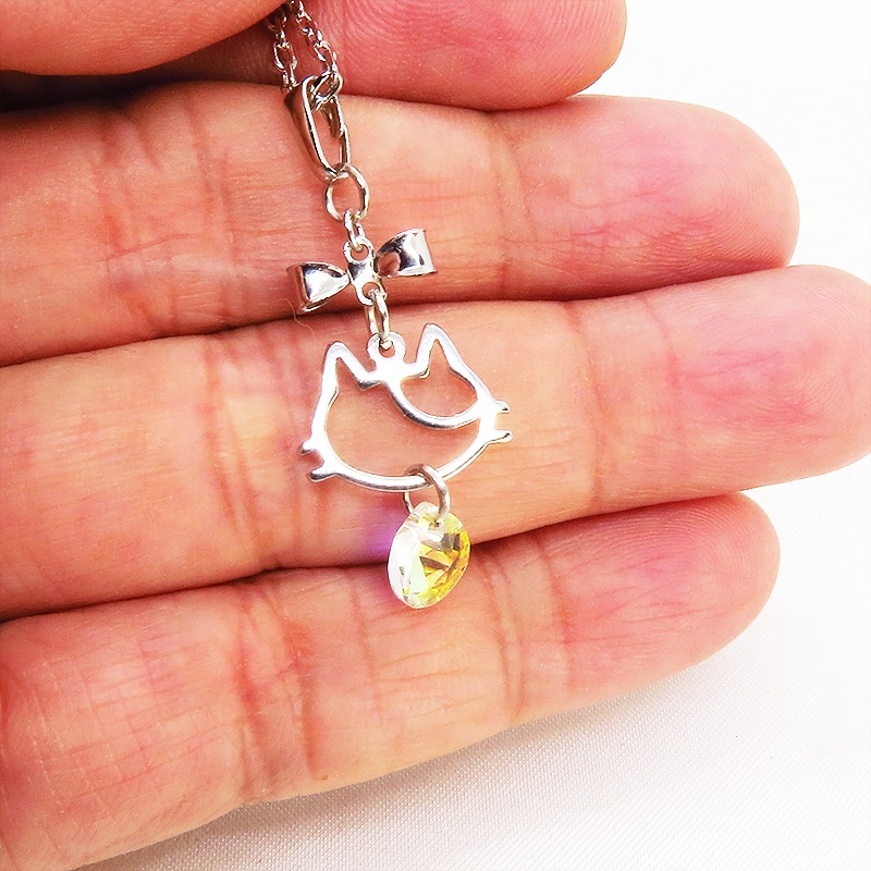 猫フェイスモチーフ(ミケネコ)とスワロフスキー(クリスタルオーロラ)のネックレス リボン 長さ変更可 SV925可