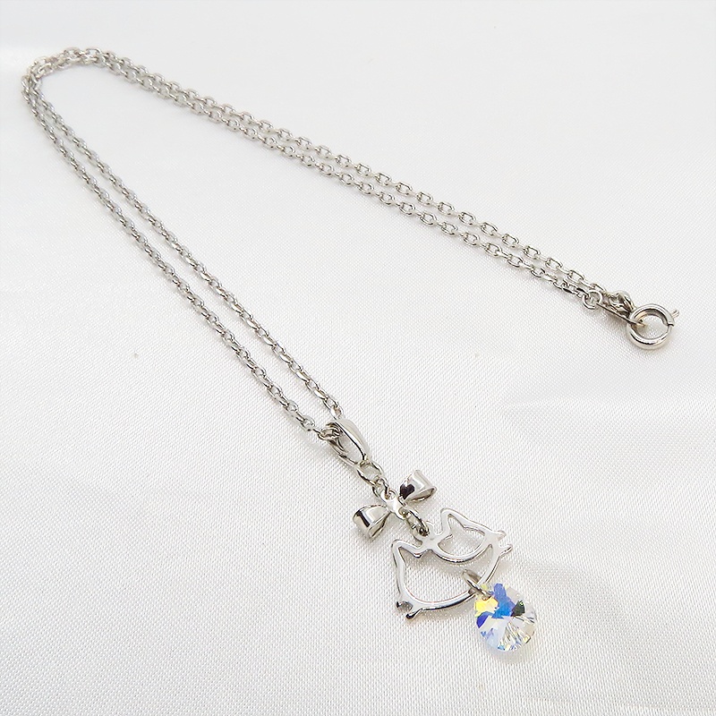 猫フェイスモチーフ(ミケネコ)とスワロフスキー(クリスタルオーロラ)のネックレス リボン 長さ変更可 SV925可