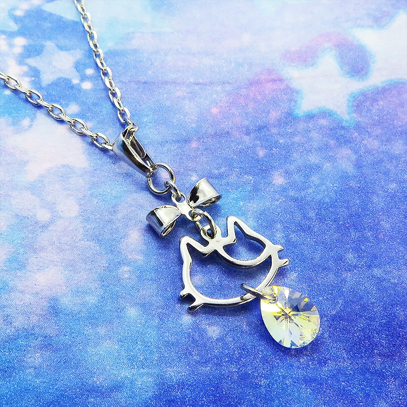 猫フェイスモチーフ(ミケネコ)とスワロフスキー(クリスタルオーロラ)のネックレス リボン 長さ変更可 SV925可