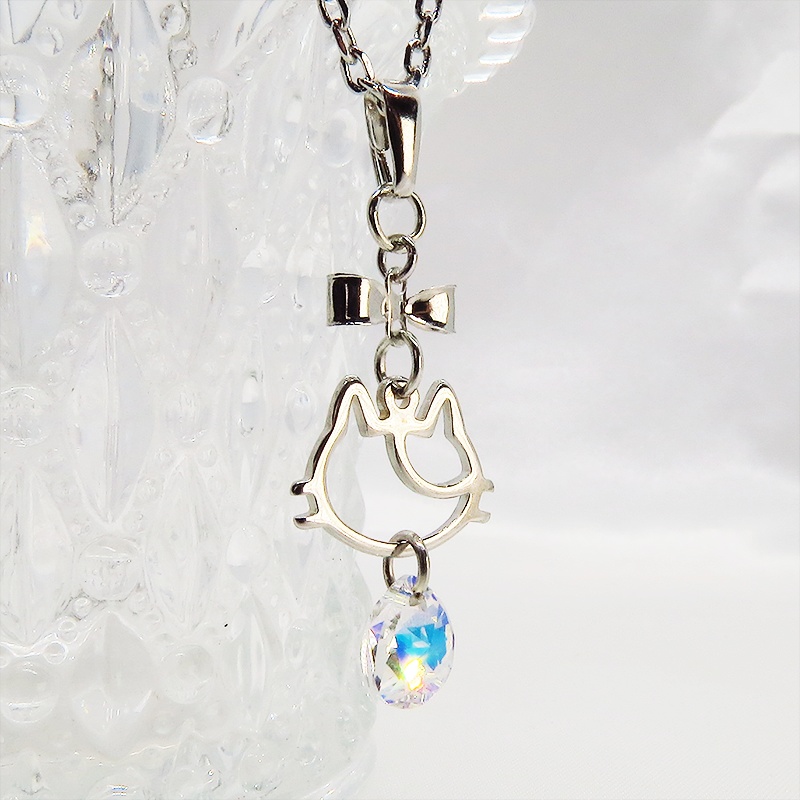 猫フェイスモチーフ(ミケネコ)とスワロフスキー(クリスタルオーロラ)のネックレス リボン 長さ変更可 SV925可