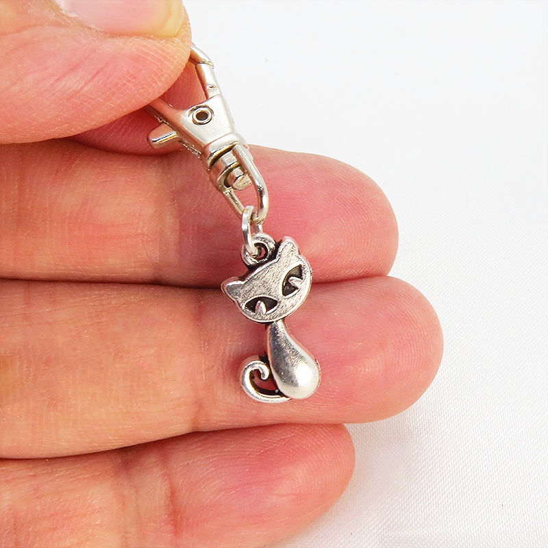 アンティークシルバー 可愛い猫のファスナーチャーム キーホルダー バッグチャーム 金具変更可