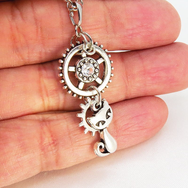 アンティークシルバ スチームパンク風の猫と歯車を組合せたコンパクトなネックレス スワロフスキー 長さ調整可 アジャスター可 SV925可