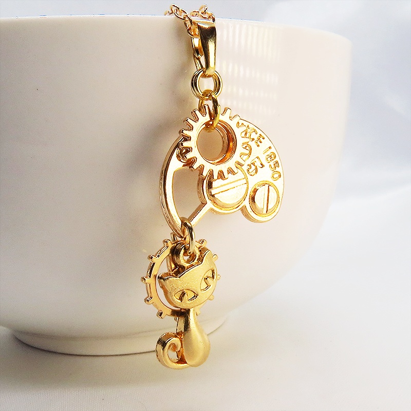 マットゴールド スチームパンク風の猫と歯車・ギアのコンパクトなネックレス アジャスター付 長さ変更可