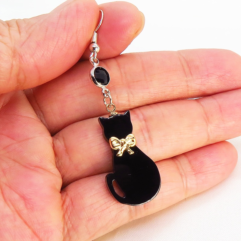 黒猫シルエットモチーフとラインストーン(ブラック)の大人可愛いピアス サージカル可