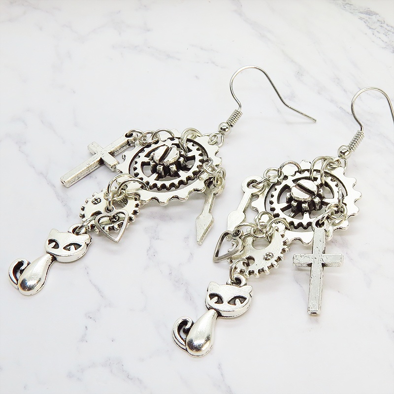 アンティークシルバー スチームパンク風 猫と歯車・ギアを組合せたピアス 時計の針 ロザリオ サージカル可