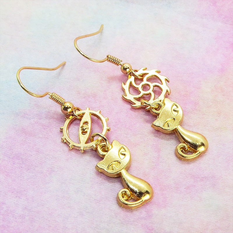 マットゴールド スチームパンク風 猫と歯車・ギアを組み合わせたコンパクトなピアス サージカル可