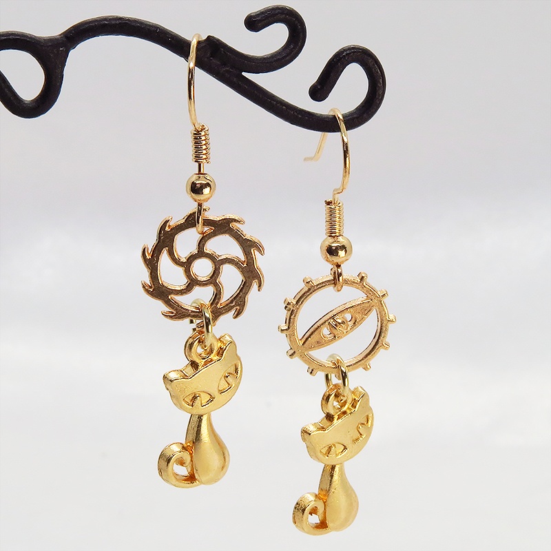 マットゴールド スチームパンク風 猫と歯車・ギアを組み合わせたコンパクトなピアス サージカル可