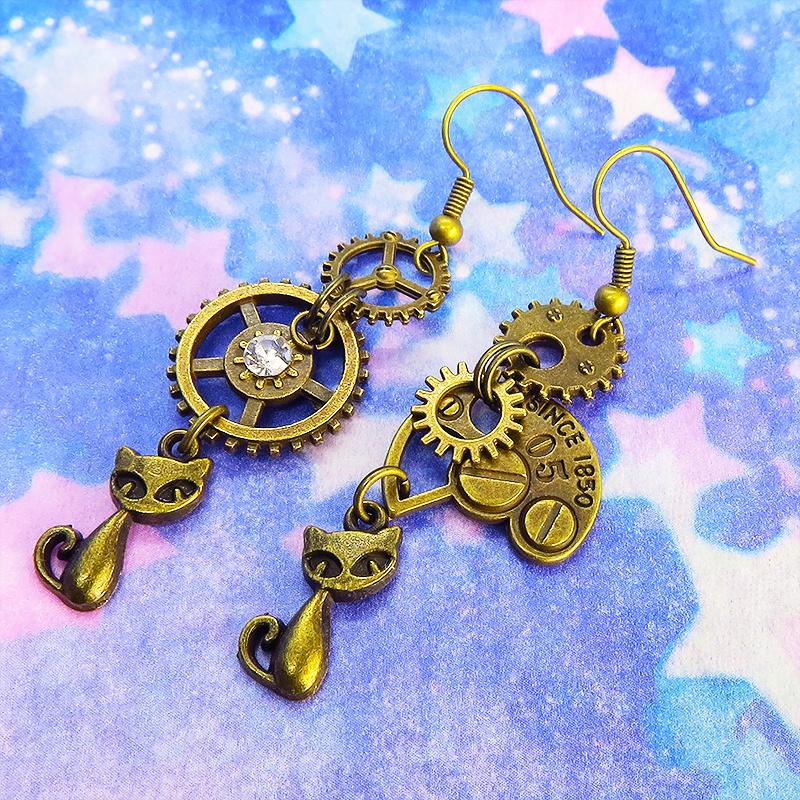 アンティーク調の猫と歯車のアシンメトリーピアス スワロフスキー スチームパンク イヤリング
