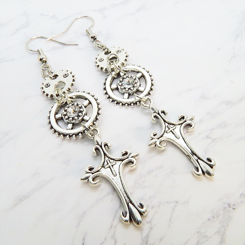 アンティークシルバー デザインロザリオと歯車を組合せたロングピアス スワロフスキー スチームパンク風 サージカル可