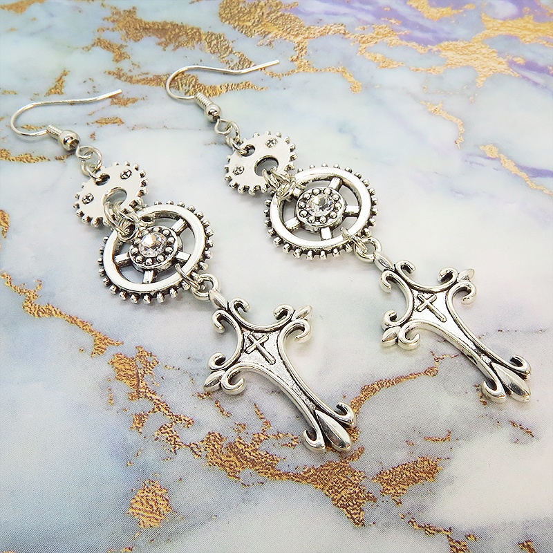アンティークシルバー デザインロザリオと歯車を組合せたロングピアス スワロフスキー スチームパンク風 サージカル可