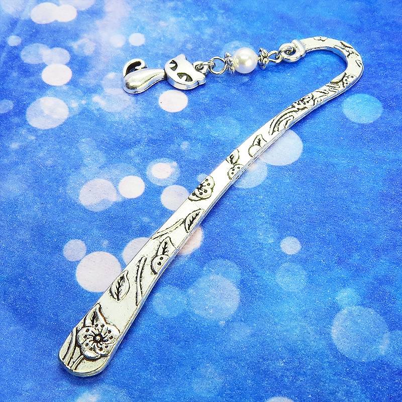 アンティークシルバーの猫モチーフとパールの可愛いブックマーカー 栞 しおり スワロフスキーパール 花柄模様