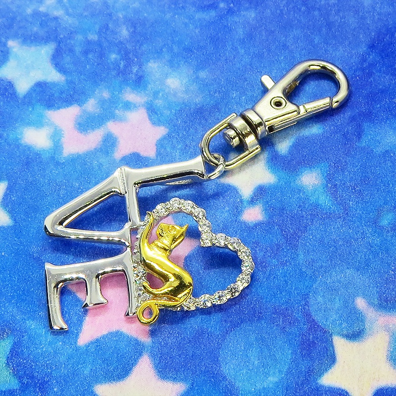 シルバー925 LOVEの文字と猫とハートを組み合わせたモチーフのペンダントチャーム キーホルダー