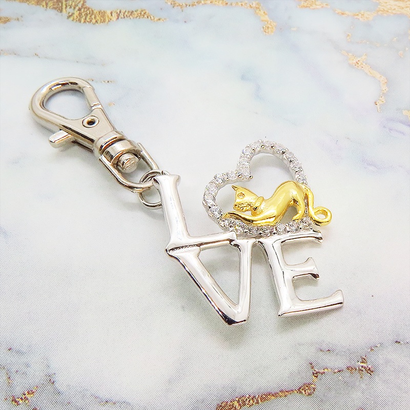 シルバー925 LOVEの文字と猫とハートを組み合わせたモチーフのペンダントチャーム キーホルダー