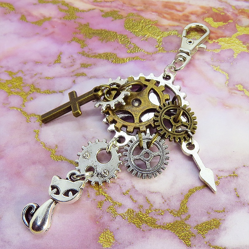 スチームパンク風 シルバー 猫と歯車・ギアのキーホルダー ファスナーチャーム バッグチャーム