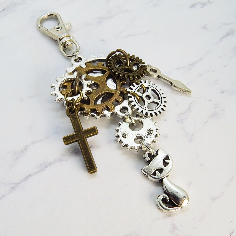 スチームパンク風 シルバー 猫と歯車・ギアのキーホルダー ファスナーチャーム バッグチャーム