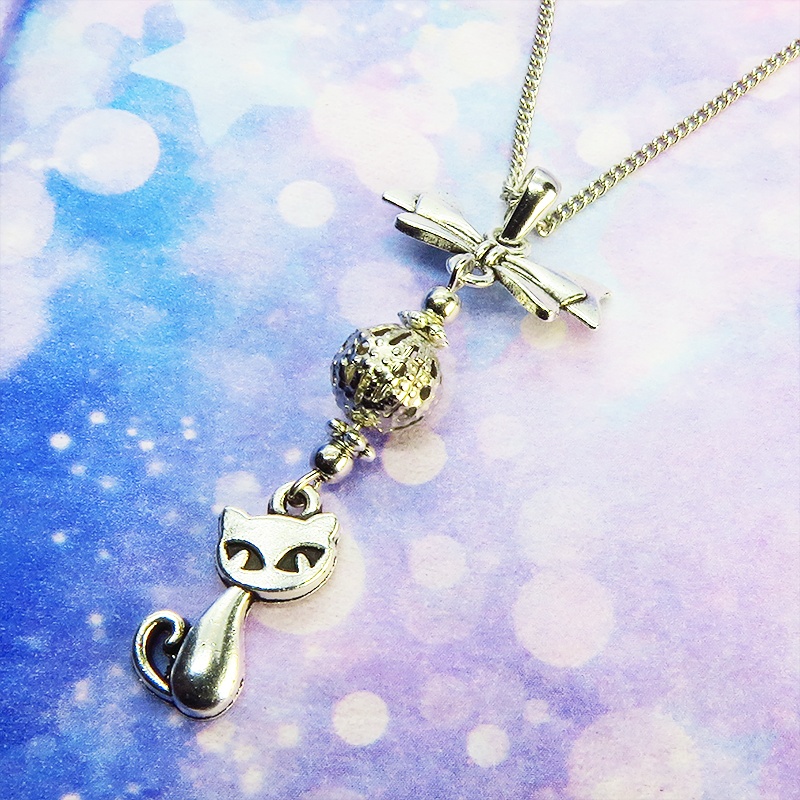 アンティークシルバー 猫とリボンとメタルビーズのエレガンスチェーンネックレス アジャスター追加可