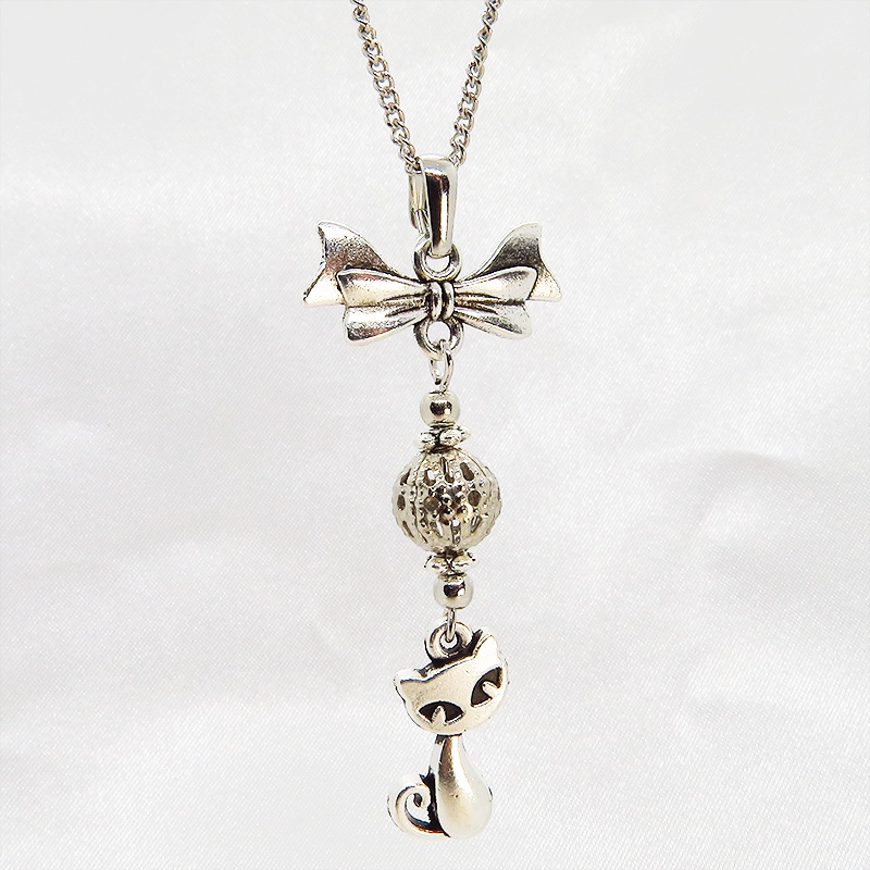 アンティークシルバー 猫とリボンとメタルビーズのエレガンスチェーンネックレス アジャスター追加可