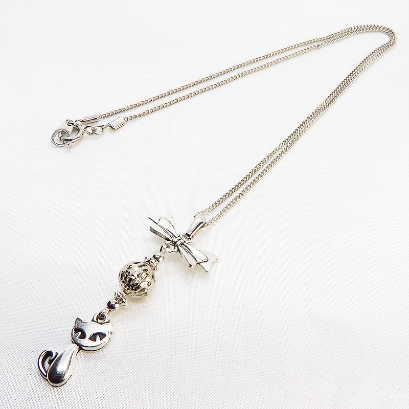 アンティークシルバー 猫とリボンとメタルビーズのエレガンスチェーンネックレス アジャスター追加可