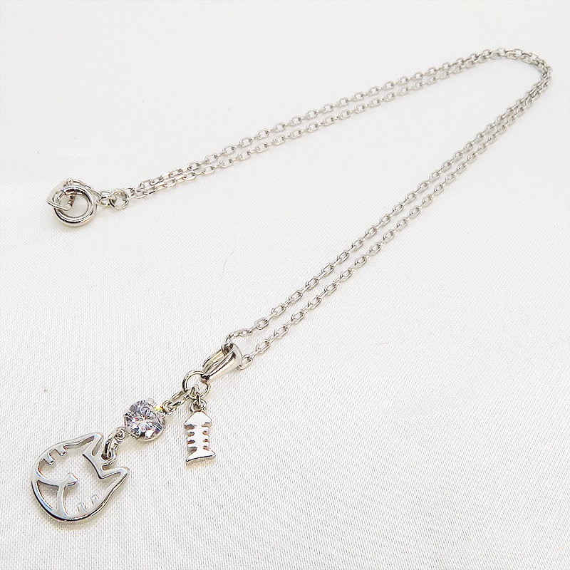 シルバーカラー 猫フェイス(ハチワレ)モチーフとキュービックジルコニアのネックレス お魚 長さ変更可 SV925可