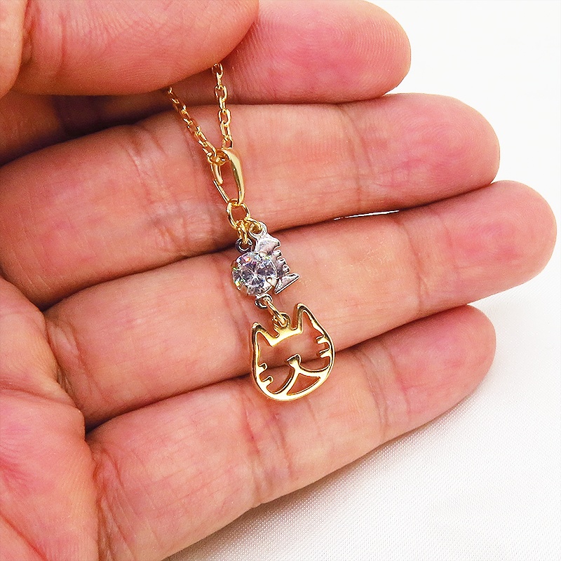 ゴールドカラー 猫フェイス(ハチワレ)モチーフとキュービックジルコニアのネックレス お魚 長さ変更可 SV925 18KGC変更可