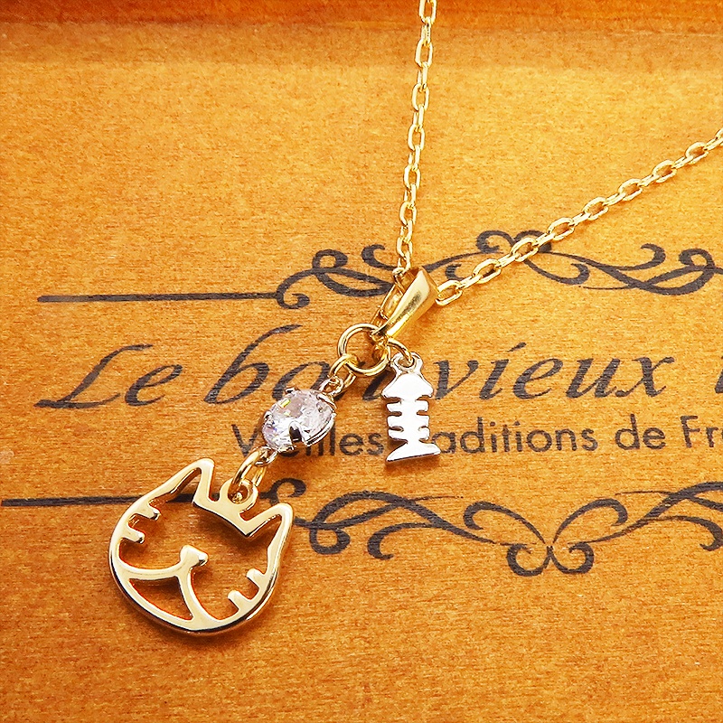 ゴールドカラー 猫フェイス(ハチワレ)モチーフとキュービックジルコニアのネックレス お魚 長さ変更可 SV925 18KGC変更可