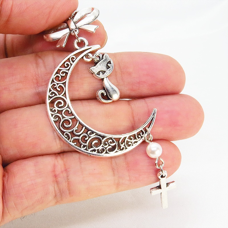 アンティークシルバー 猫とアラベスク調透かし入りの三日月のネックレス スワロフスキーパール ロザリオ リボン 長さ調整可 SV925可