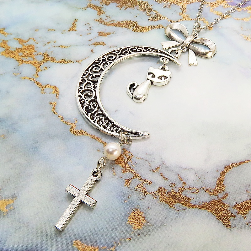 アンティークシルバー 猫とアラベスク調透かし入りの三日月のネックレス スワロフスキーパール ロザリオ リボン 長さ調整可 SV925可